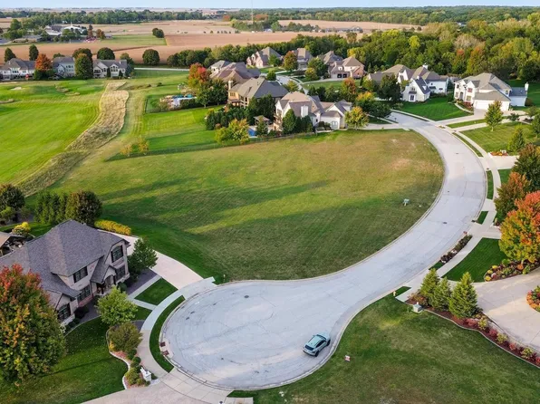 2218 W Augusta Dr, Dunlap, IL 61525