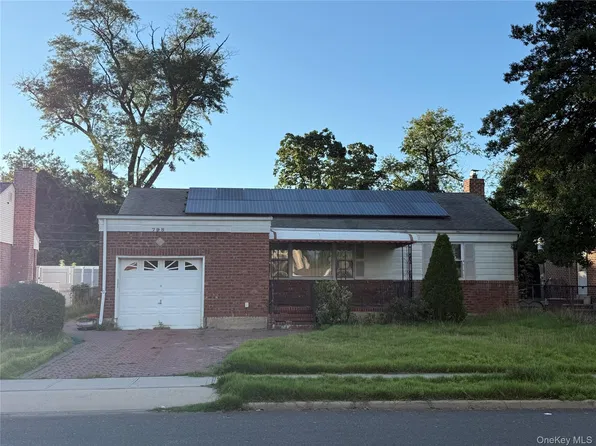 798 Bauer Street, Elmont, NY 11003