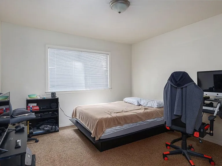 315 Hickory St — Photo 4