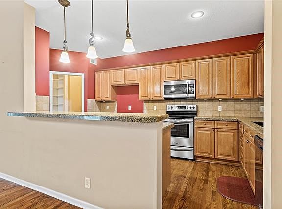 3rd image of 13301 W 126th St