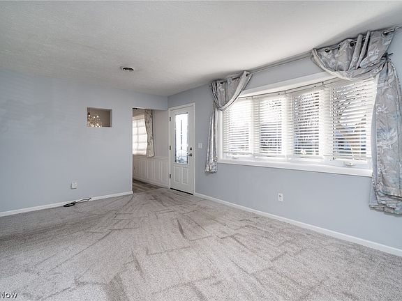 5th image of 1521 Paine St