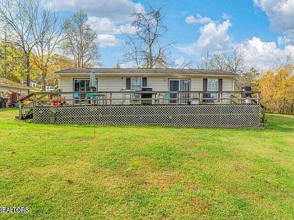 3rd image of 672 Raccoon Valley Rd