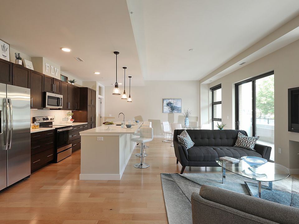 1st image of 215 E Pleasant St #20ZEP8