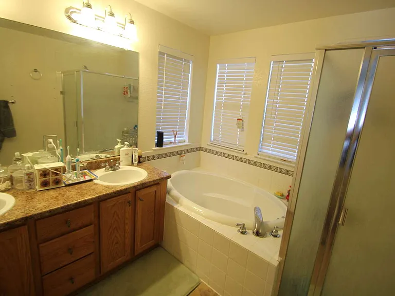 5420 Heatherton Ln — Photo 31