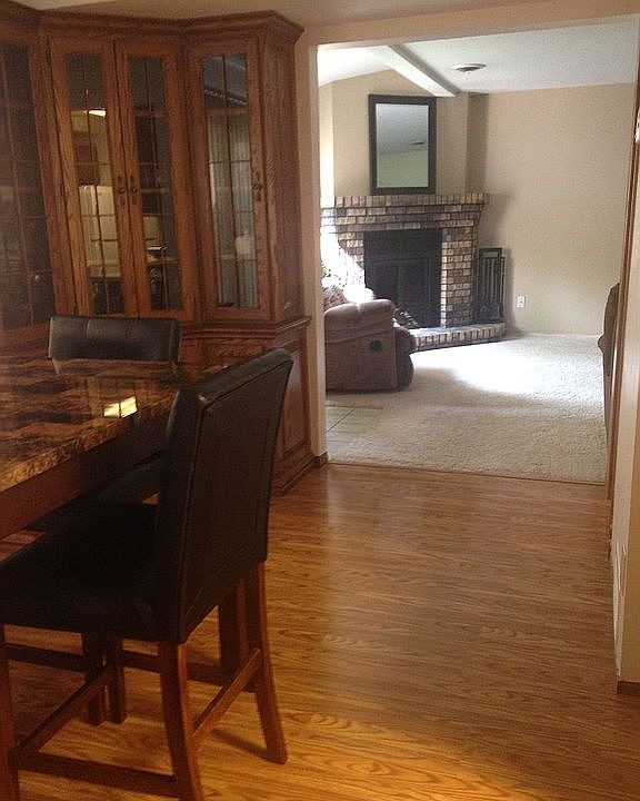 1st image of 194 Parkview Cir