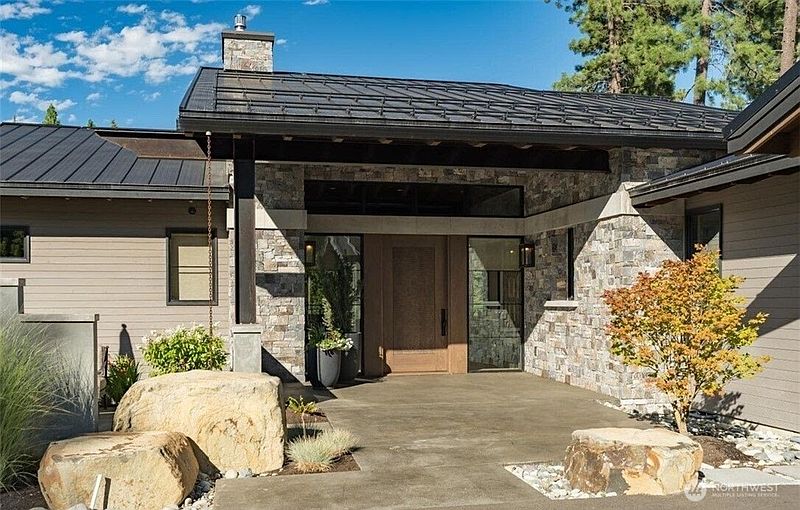 3rd image of 47 Forest Ridge Drive