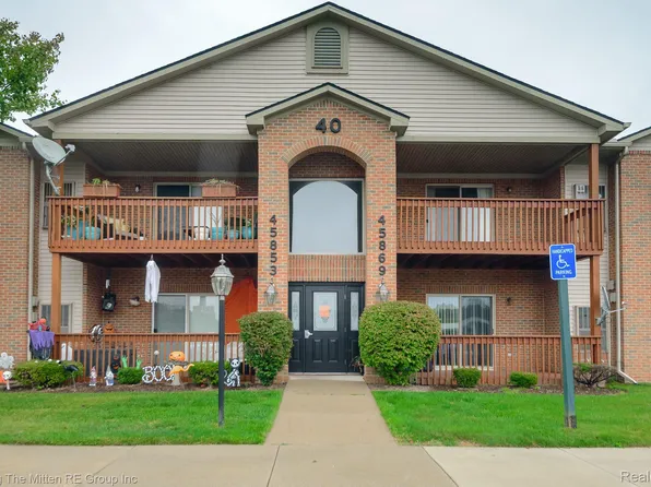 45869 Purple Sage Ct, Belleville, MI 48111