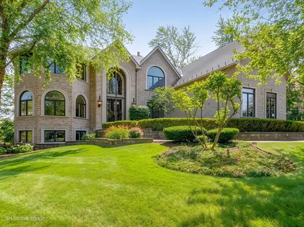 14 Ambriance Dr, Burr Ridge, IL 60527
