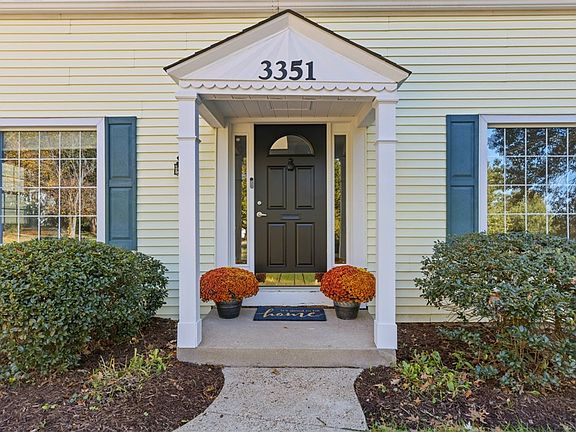 3rd image of 3351 Elmdale Dr