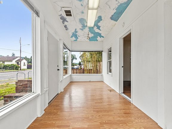 4th image of 647 N 9th St