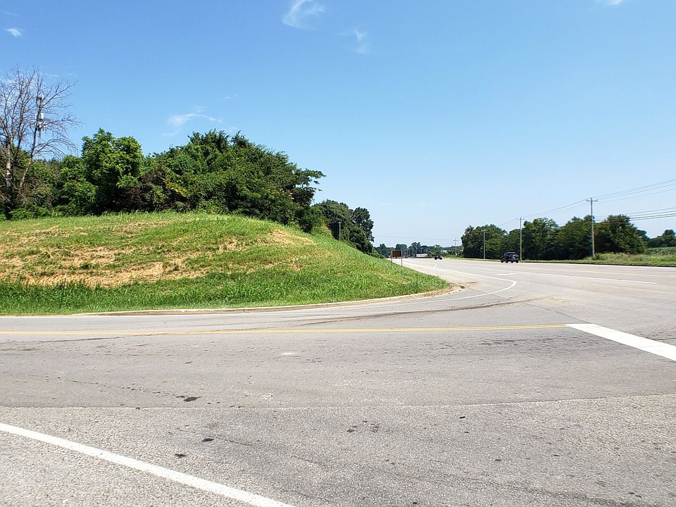 2nd image of 543 Central Valley Rd