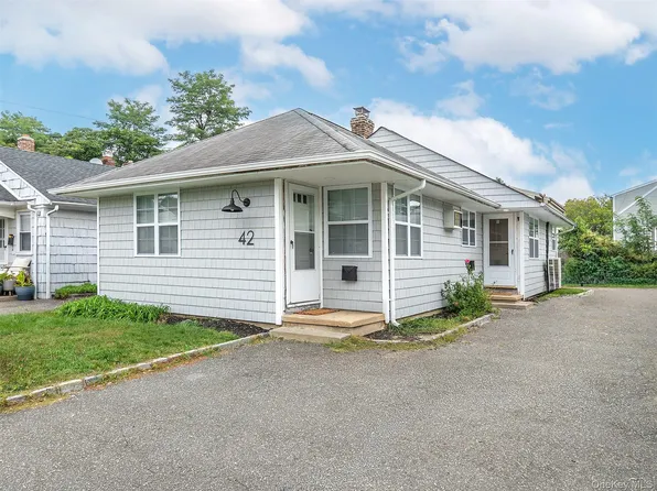 42 Firwood Rd #B, Pt Washington, NY 11050