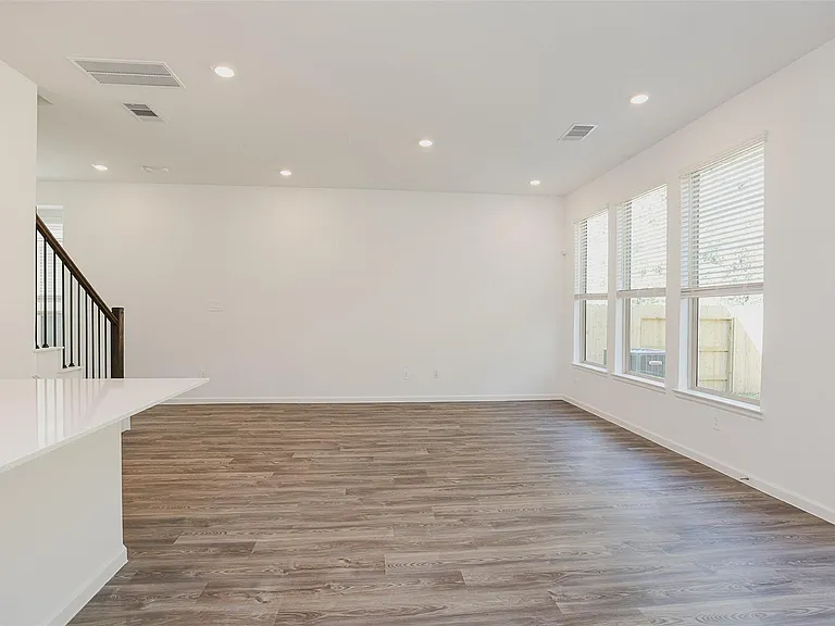 625 Royal Arch Dr — Photo 8