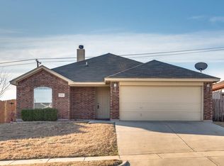 9225 Rhea Dr, White Settlement, TX 76108