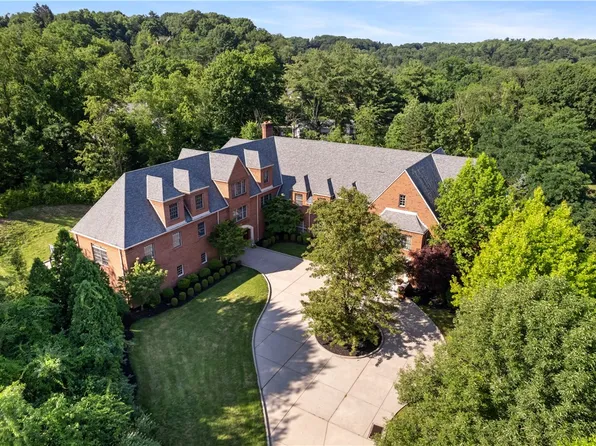 111 Nantucket Dr, Pittsburgh, PA 15238