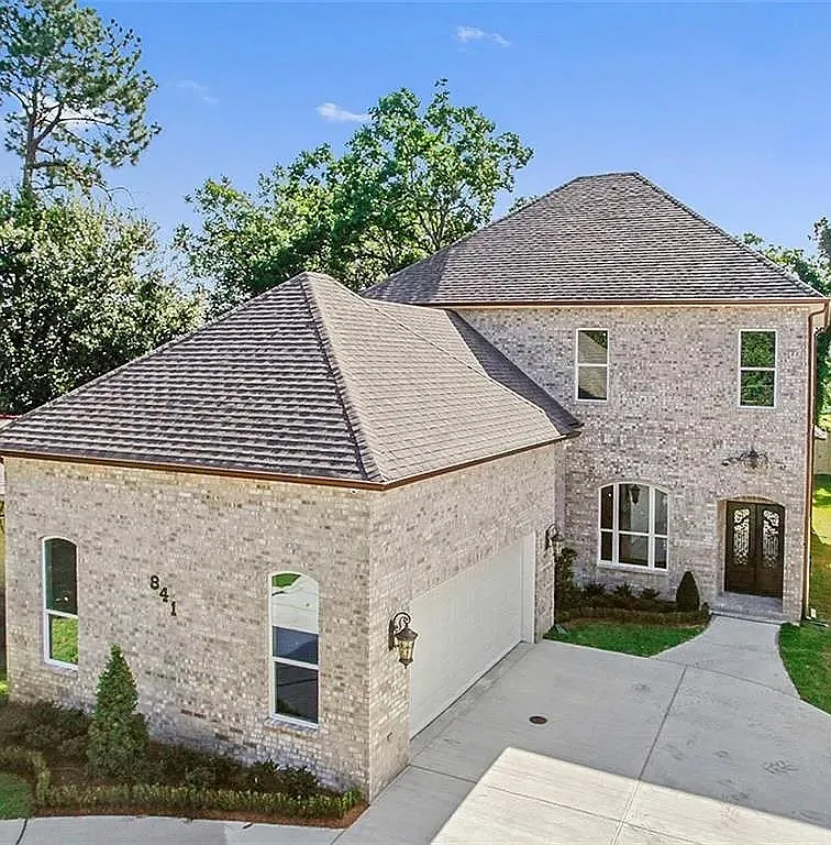 4 bed, 3.5 bath, 3594 sqft, $11,500 — Photo 1