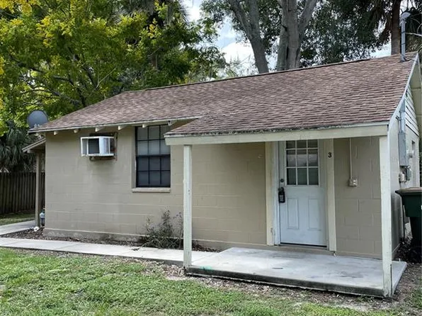 30 Lakeside Ave, Umatilla, FL 32784