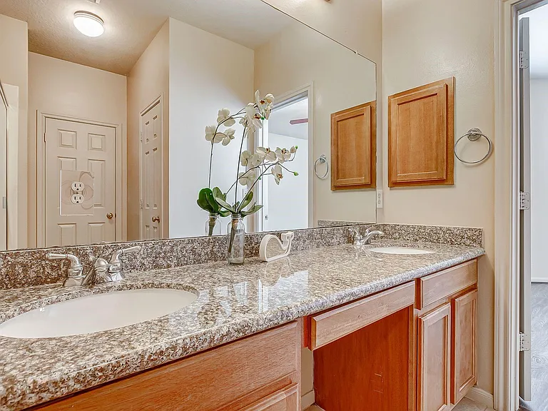 3742 E Ashford Villa Ln — Photo 33