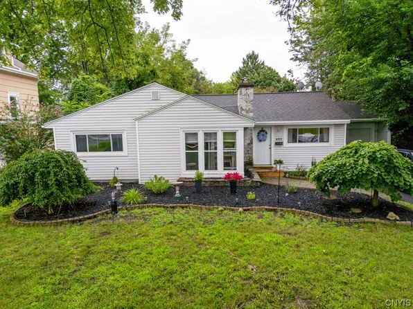 405 7th St, Liverpool, NY 13088