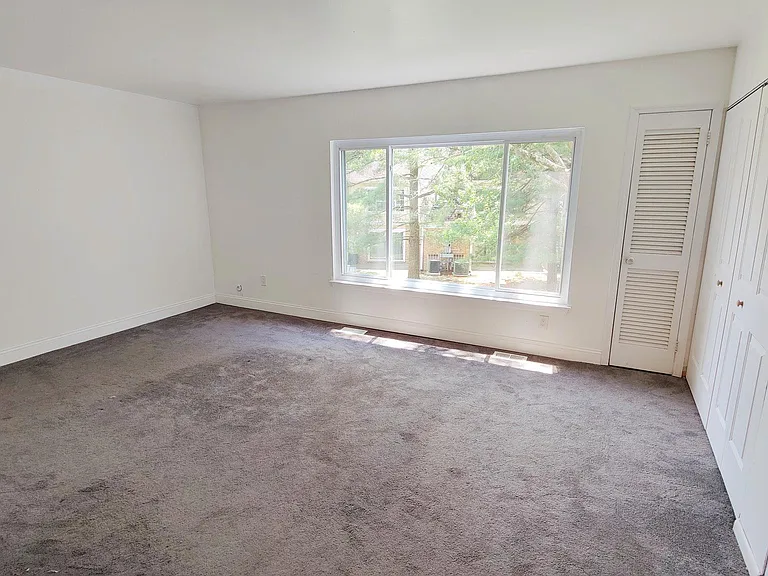 1139 Thackary Ct — Photo 7