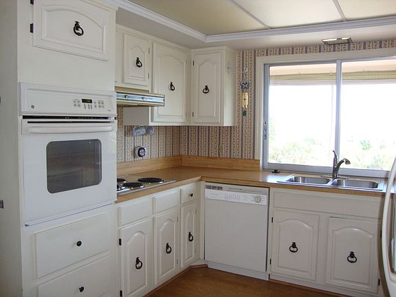 5th image of 4233 NE Skyline Dr