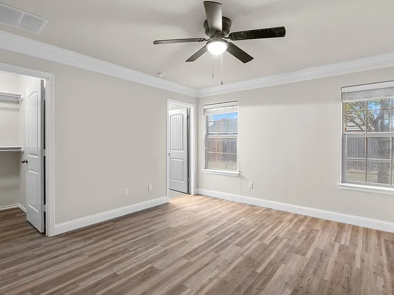 908 Purdue St — Photo 10