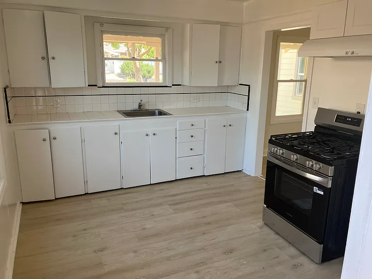 2127 Fox Way — Photo 8