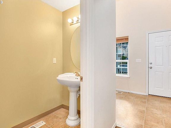5th image of 15113 NE 70th St