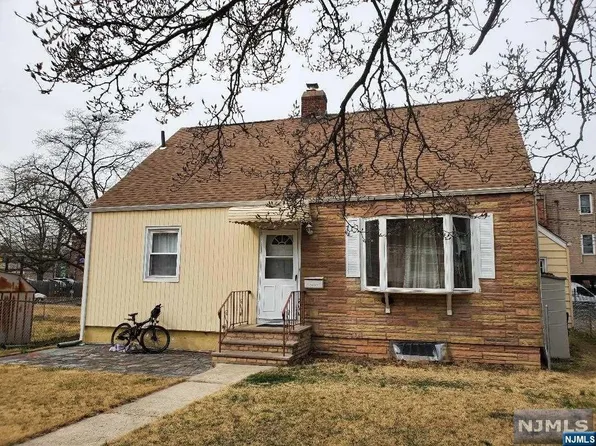 1479 Champlain Sq, Teaneck, NJ 07666