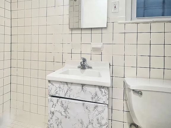 5th image of 405 W 49th St APT 4W