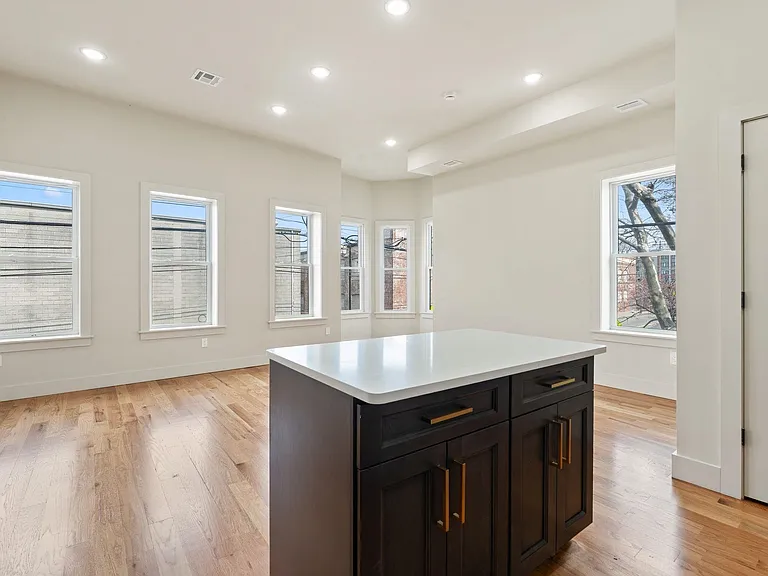 150 W Side Ave #2 — Photo 9