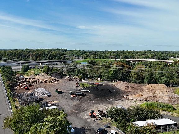3rd image of 3 Circle Dr
