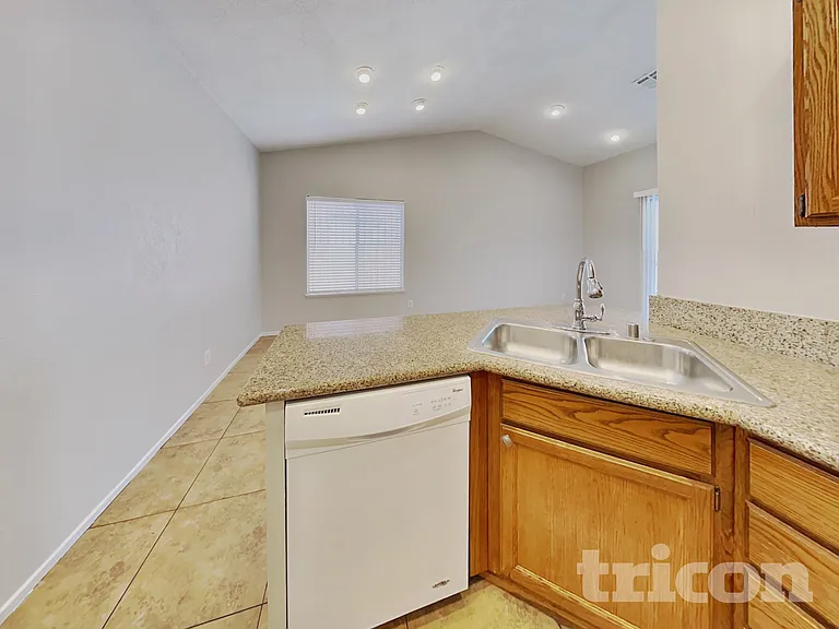 1648 Trish Ln — Photo 7