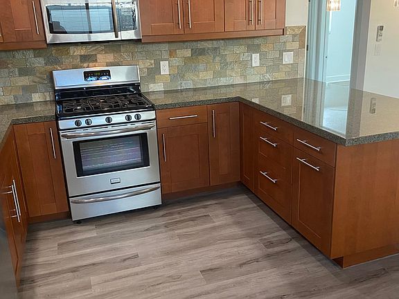 Gas Stove, Built In Microwave
