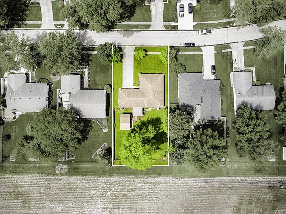 3rd image of 3109 W Twickingham Dr