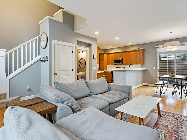 4412 NE Grand Ave — Photo 2