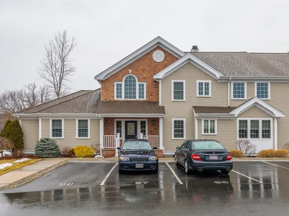 410 Salem St APT 1310, Wakefield, MA 01880