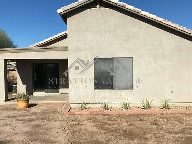 1101 E Elm Rd — Photo 21