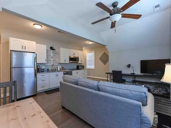 903 Saluda Lake Rd #B, Greenville, SC 29611