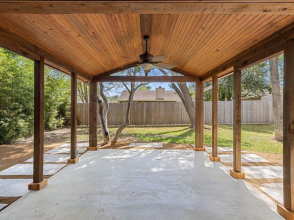 3rd image of 2703 Inridge Dr