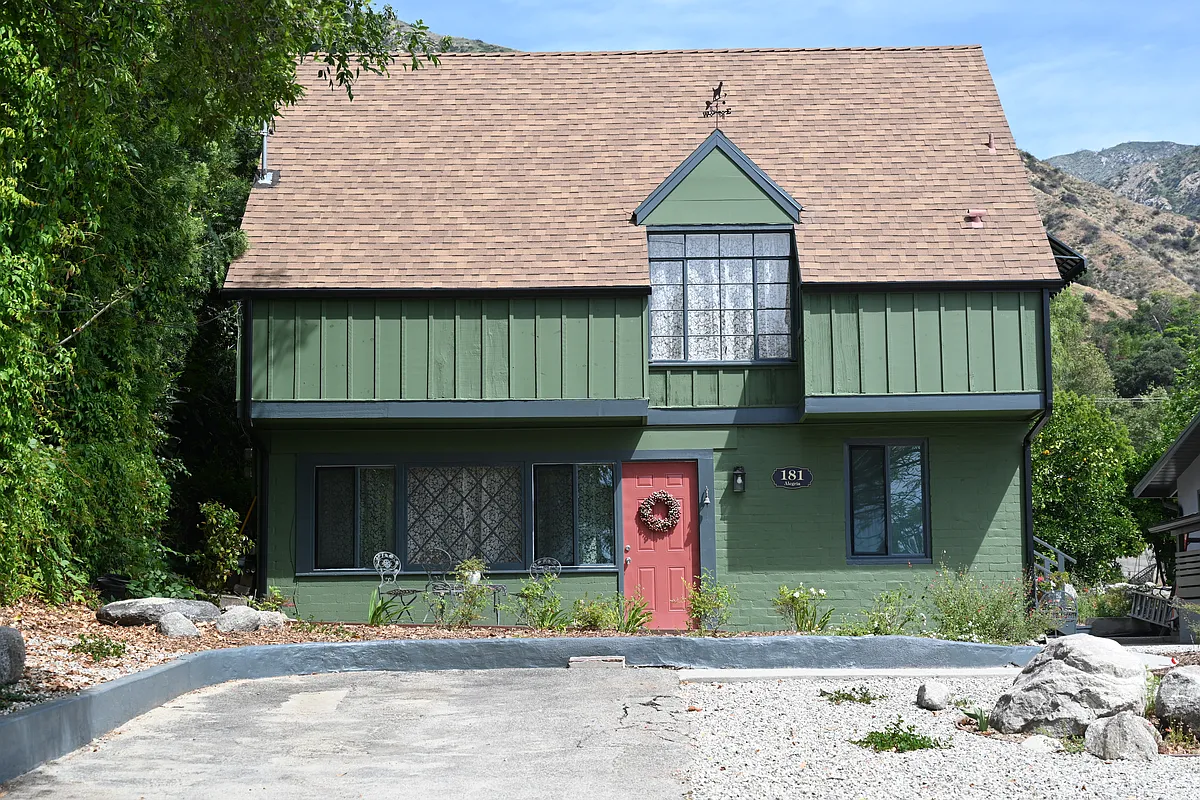 Photo 2 of 27 - 181 E Alegria Ave #1/2 - Sierra Madre, CA Building Photo - 181 E Alegria Ave #1/2
