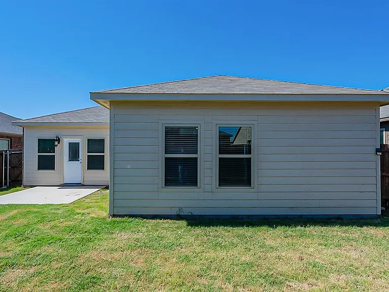 312 Emerald Creek Dr — Photo 18
