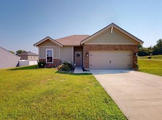 1405 N Hunters Crossing Pass, Huntingburg, IN 47542