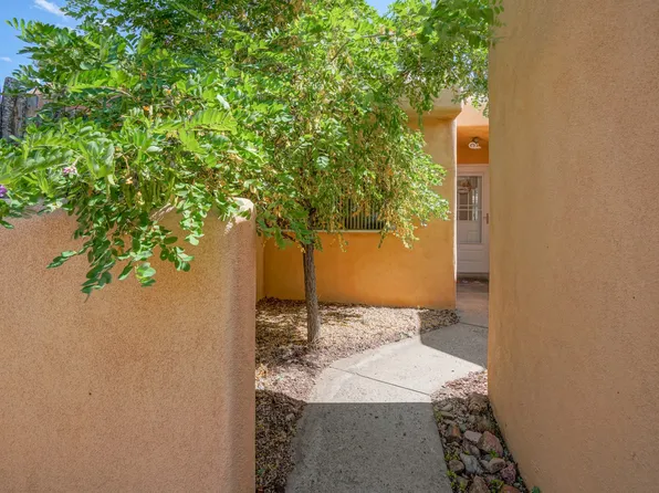 2307 Calle Luminoso, Santa Fe, NM 87505