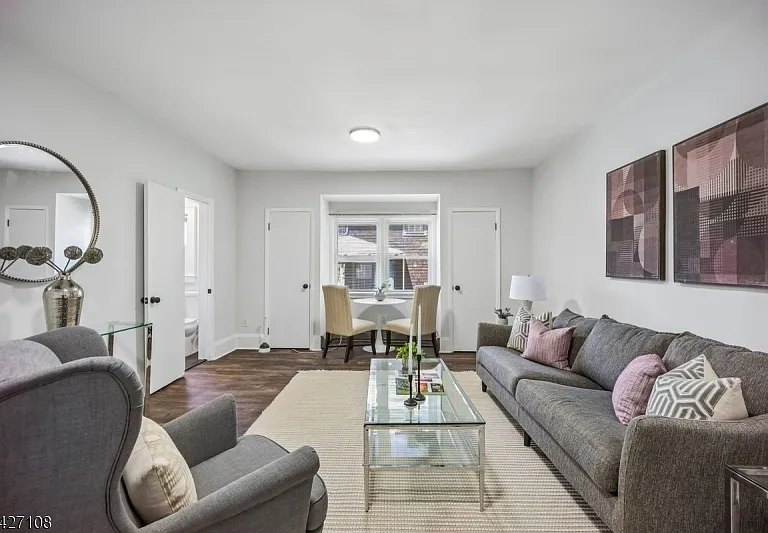 44 Gates Ave #2 — Photo 3