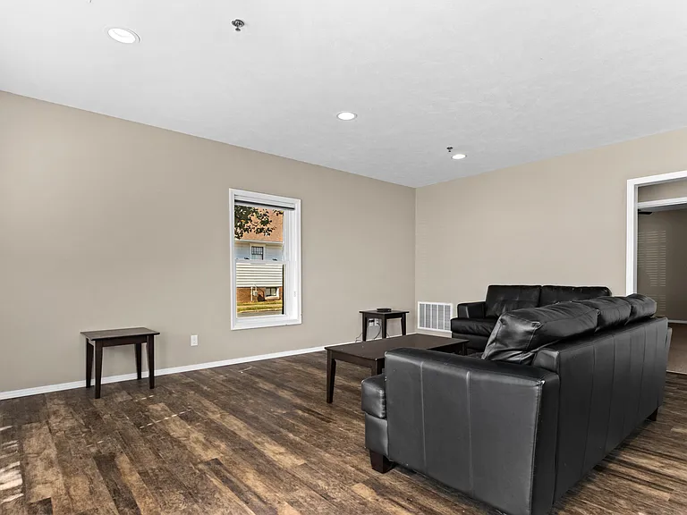 919 W Windom St #917 — Photo 9