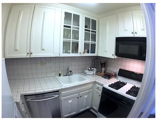 Rented by Vivaldi Real Estate | media 18