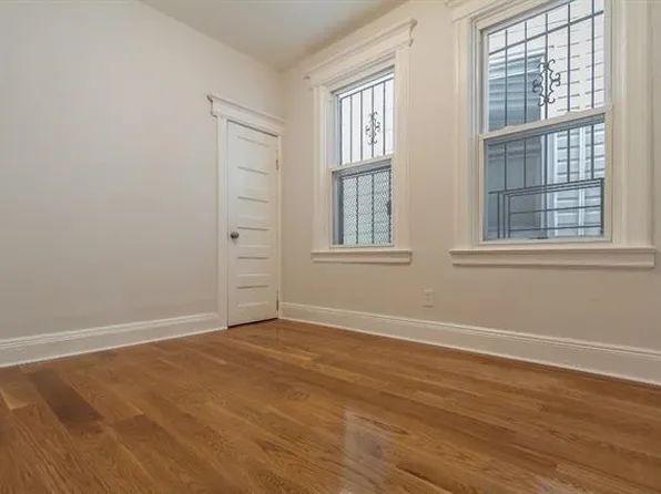 198 Myrtle Avenue image 6 of 24