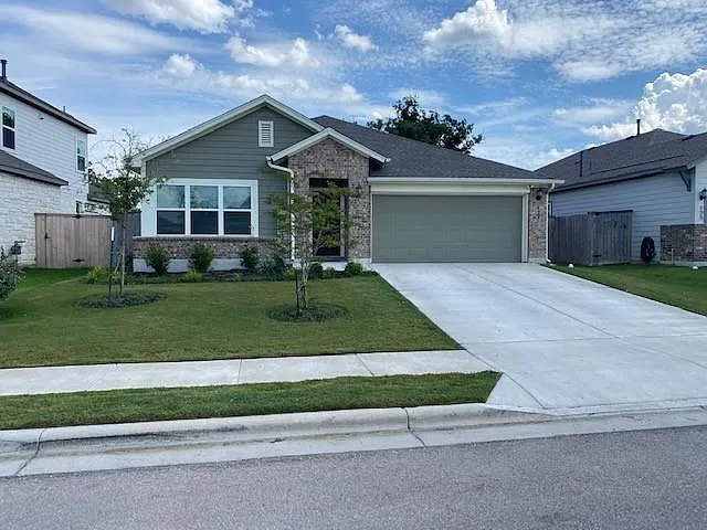 127 Patrick Herndon Dr — Photo 3