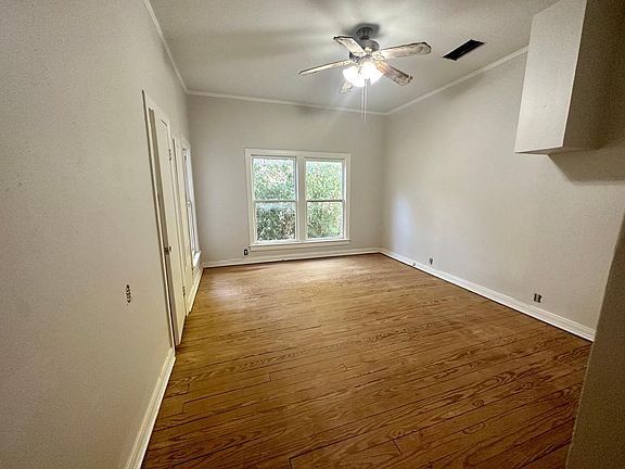 4th image of 409 N Carroll Blvd